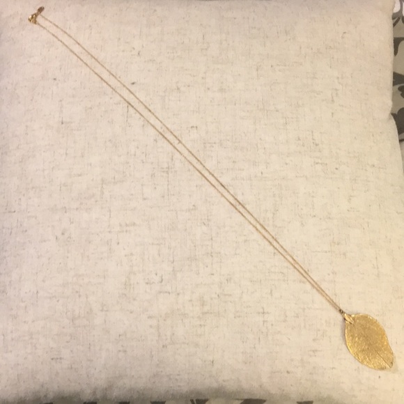 Shimmery Leaf Necklace - Picture 2 of 4